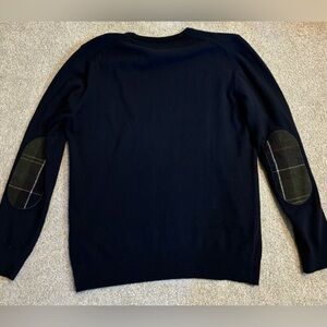 Great condition Barbour Classic Tartan crew neck sweater navy blue sz L
